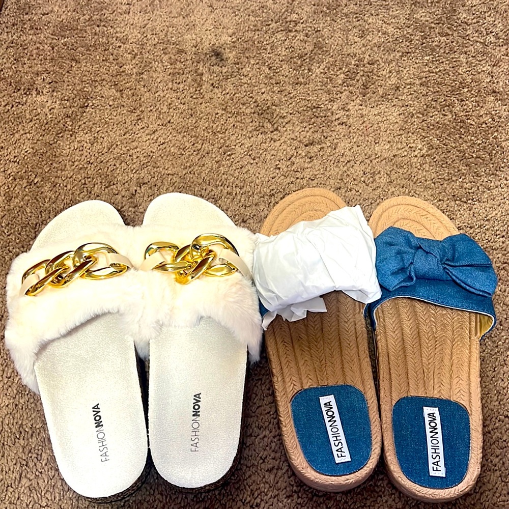 Fashion Nova Flat Sandals/Slides